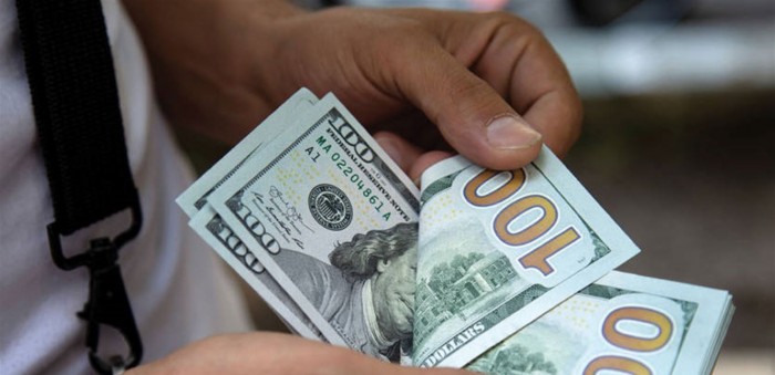خبر سار: بوادر حلحلة في أزمة الدولار بعد قرار مصرف لبنان