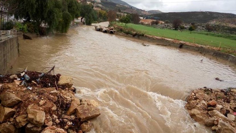 سيول جارفة في النبطية وارتفاع منسوب نهر الليطاني