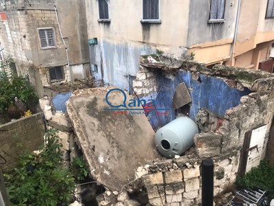 سقوط سقف منزل قديم  في بلدة قانا لا يسكنه  احد 