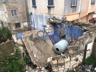 سقوط سقف منزل قديم  في بلدة قانا لا يسكنه  احد 