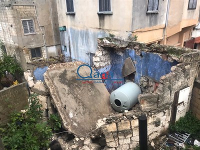 سقوط سقف منزل قديم  في بلدة قانا لا يسكنه  احد 