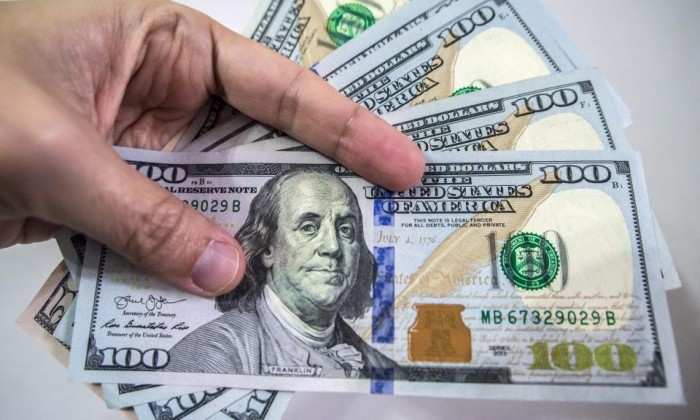 الدولار يواصل هبوطه الدراماتيكي اليوم ويتراجع بأكثر من 150 ليرة ... اليكم آخر تحديث في سعر الصرف