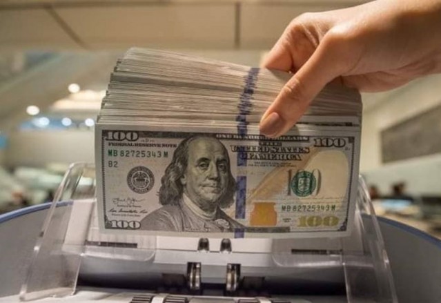 سعرُ صرفِ الدولار اليوم الجمعة لدى الصرّافين