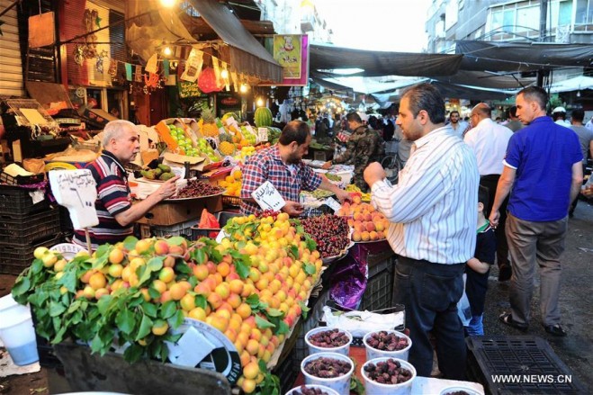 ظاهرة فريدة في سوريا: مجهولون يسددون ديون الفقراء في 'الدكاكين'