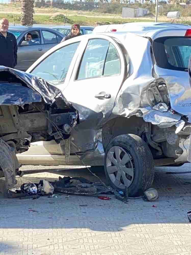 بالصور: حادث سير بين 4 سيارات على طريق الخيم البحرية في مدينة صور