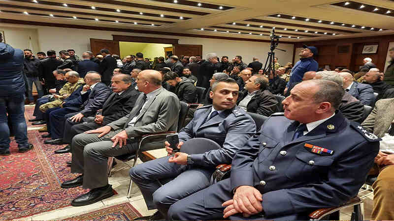 بالصور: تقبل التعازي بالشهيد الرائد جلال شريف في منطقة الرملة البيضاء