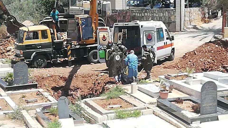 الزلوطية تودع ابنها الدكتور إلى مثواه الأخير