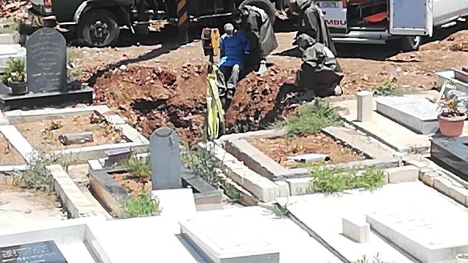 الزلوطية تودع ابنها الدكتور إلى مثواه الأخير