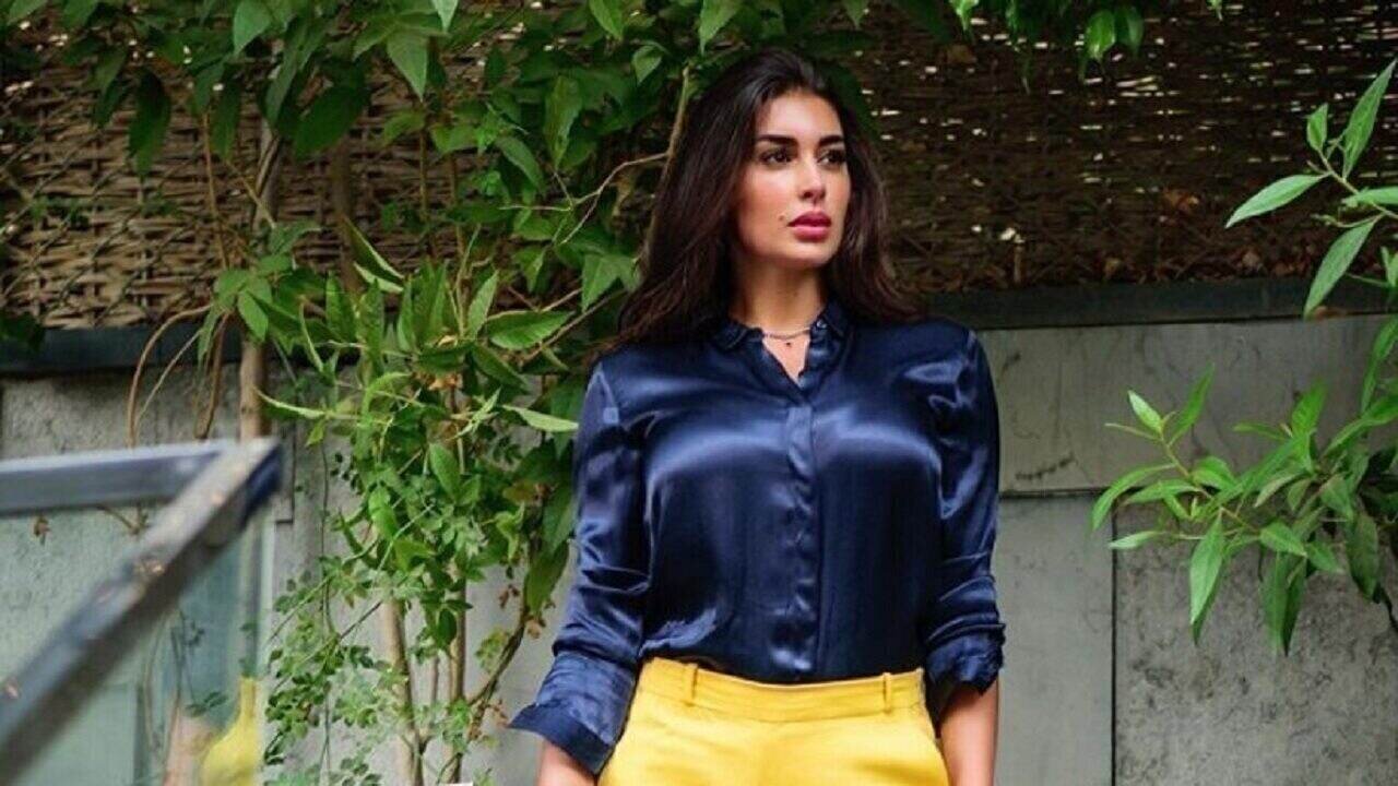 ياسمين صبري محرجة بإطلالة غير موفقة؟ وهل فعلا قلدت نجوى كرم؟