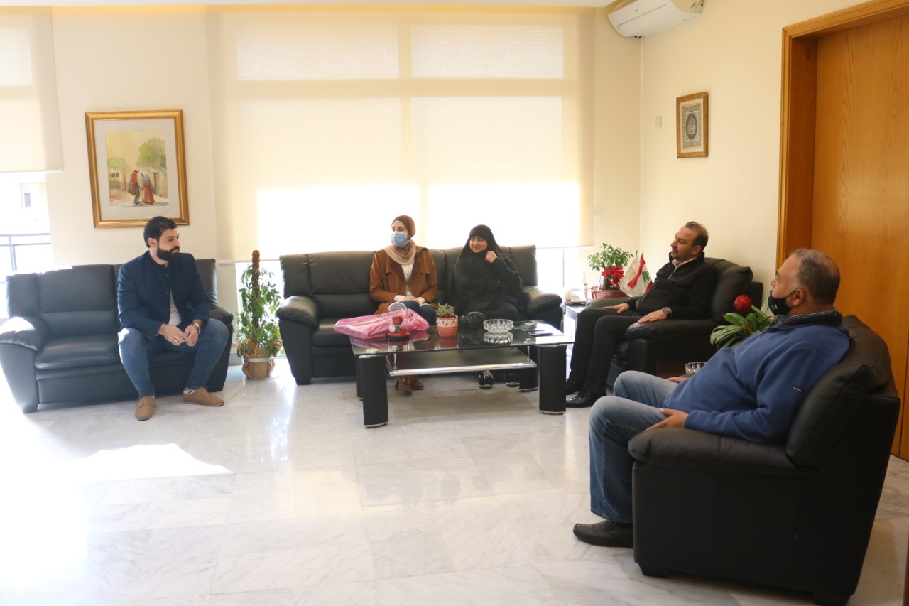 وفد من جمعية الإنماء البلدي الخيريّة يزور معالي وزير الثقافة والزراعة عباس مرتضى