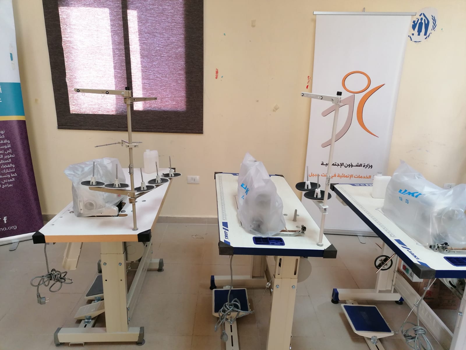    آلات خياطة من اليونيفيل الإيطالية لمركز الخدمات الإنمائية في قضاء بنت جبيل