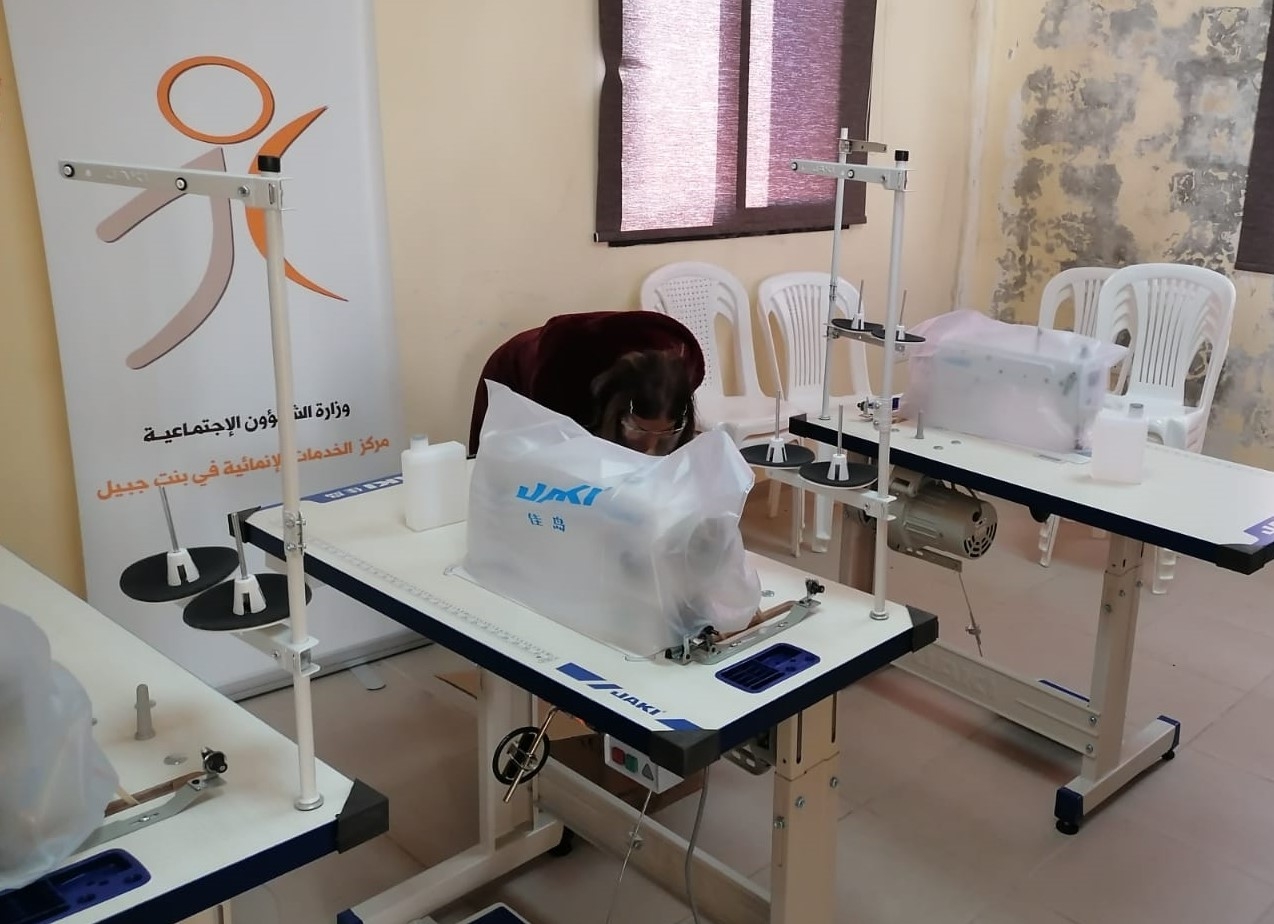    آلات خياطة من اليونيفيل الإيطالية لمركز الخدمات الإنمائية في قضاء بنت جبيل