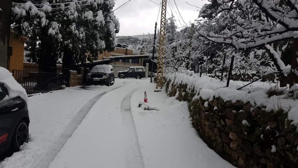 بالصور.. الثلوج في المناطق اللبنانية