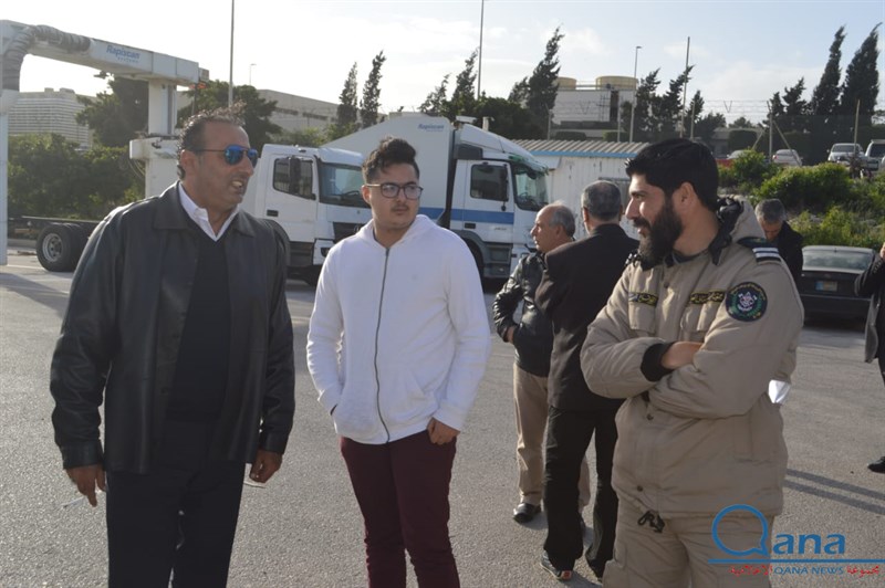 بالصور  وصول جثمان فقيد الشباب والإغتراب الدكتور حسن علي عبد علي