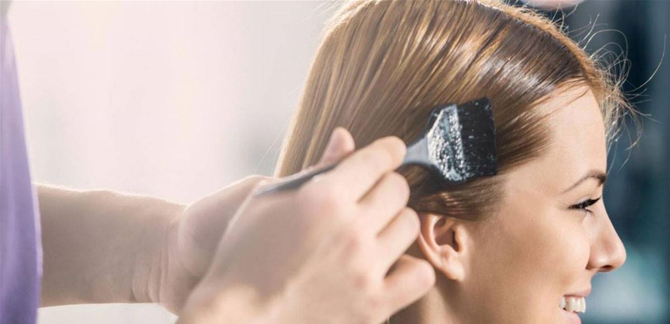 نوع من الفاكهة يساعد على تفتيح لون شعرك من دون صبغة!