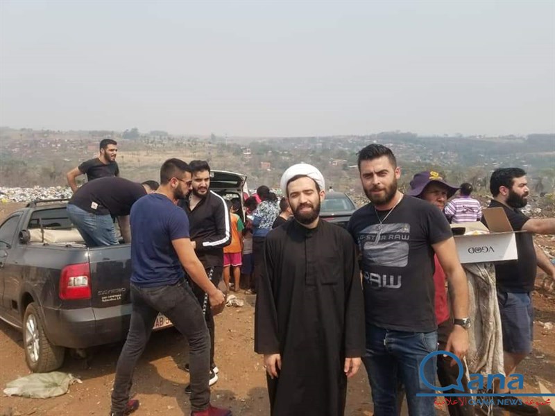 الجالية اللبنانية في البرغواي يقدمون الطعام على الفقراء بناسبة العاشر من محرم