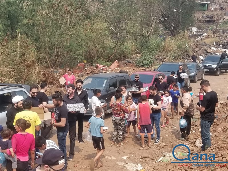 الجالية اللبنانية في البرغواي يقدمون الطعام على الفقراء بناسبة العاشر من محرم 