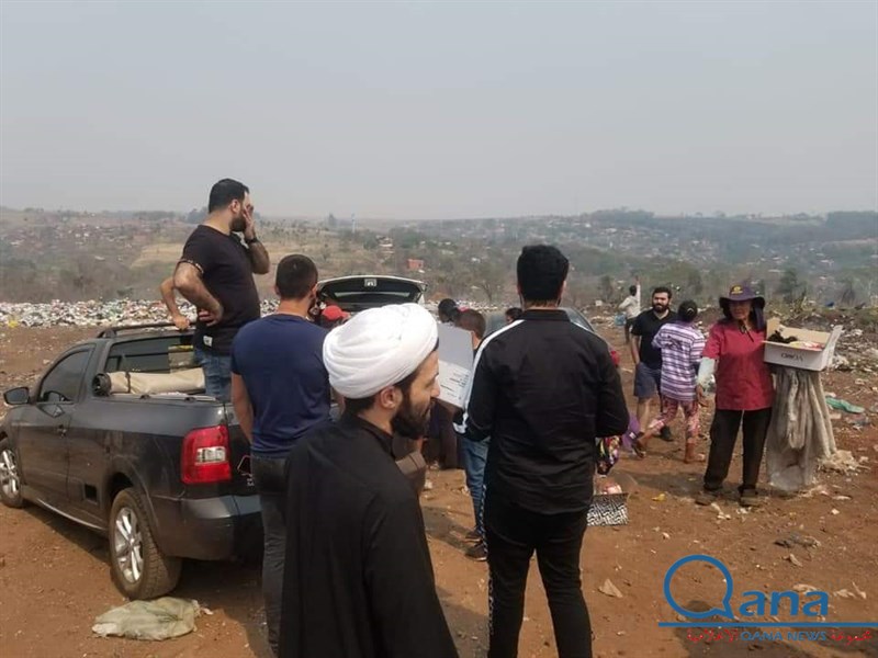 الجالية اللبنانية في البرغواي يقدمون الطعام على الفقراء بناسبة العاشر من محرم 