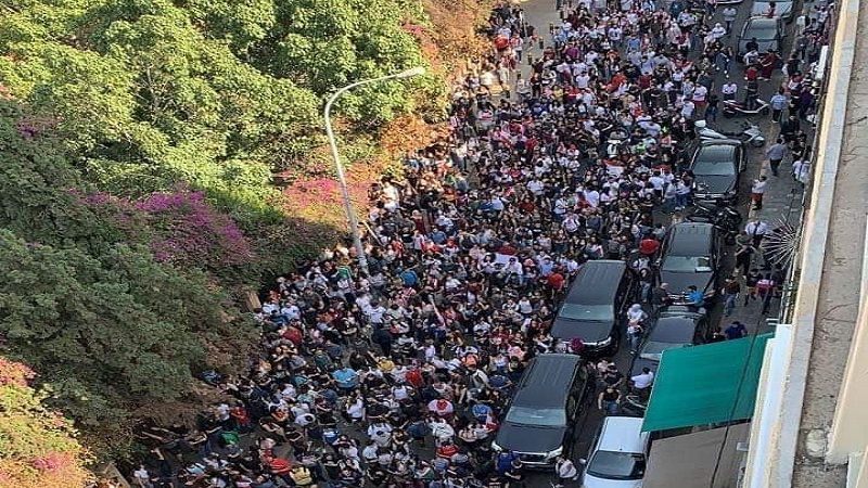بعد القضاء الحراك يقاضي السنيورة على طريقته