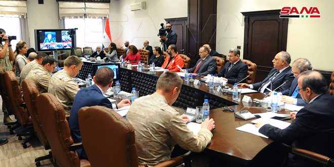 سوريا وروسيا: الولايات المتحدة تنهب وتسرق الثروات الوطنية لسوريا وتواصل احتجاز آلاف المهجرين في مخيم الركبان