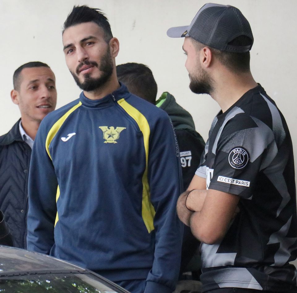 بالصور من الوقفة أمام الاتحاد اللبناني لكرة القدم للمطالبة بإستئناف الموسم الكروي بعد توقفه منذ شهر وأكثر بسب الاوضاع الأمنية في لبنان