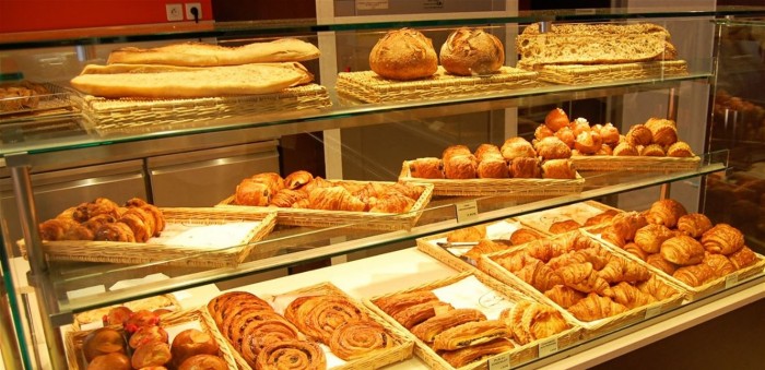 بعدما فقدت ربطة الخبز 100 غرام.. وداعاً للكرواسان وأهلاً بكعكة العصرونية!